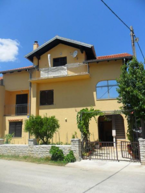 Apartments Stana  Сукосан